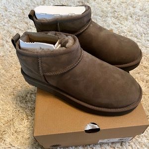 ✨BRAND NEW ✨ Classic Ultra Mini UGG Boots- Smoke Plume Size 9